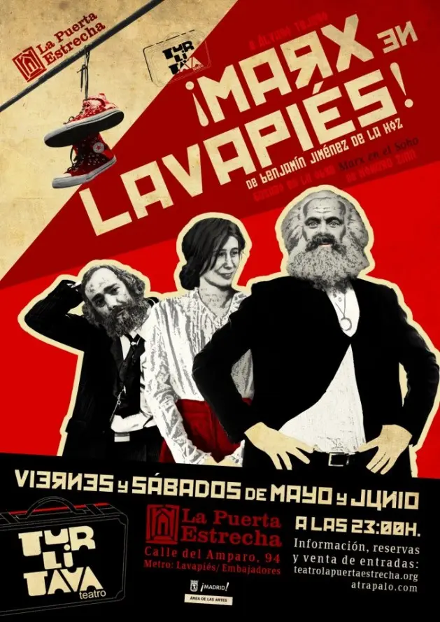 Vemos un cartel de un espectáculo llamado "¡Marx en Lavapiés" de Benjamín Jiménez de la Hoz. Se indica que puede verse los viernes y sábados de mayo y junio a las 23h en La Puerta Estrecha. El fondo del cartel es rojo y las letras y contrastes decorativos amarillo claro.